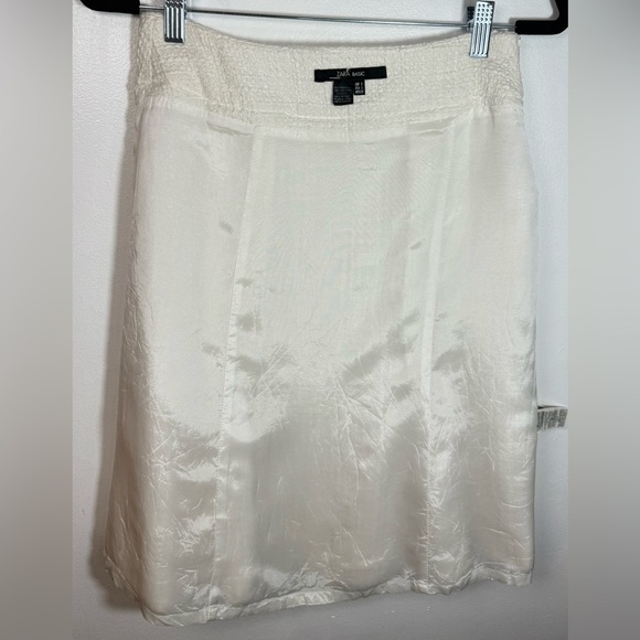 Zara Basic.
This is an elegant two-piece skirt suit crafted. - Picture 6 of 10